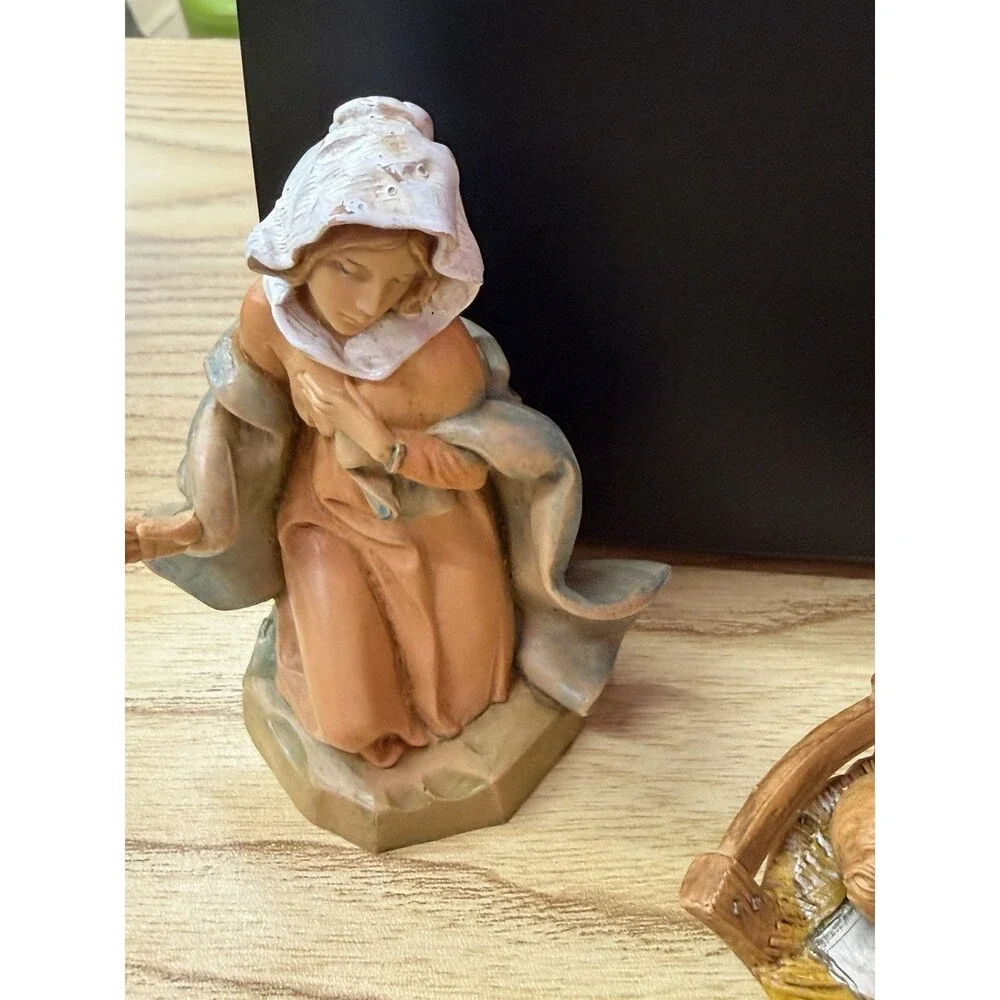 Vintage Fontanini Nativity Set Holy Family Mary Joseph Baby Jesus Manger